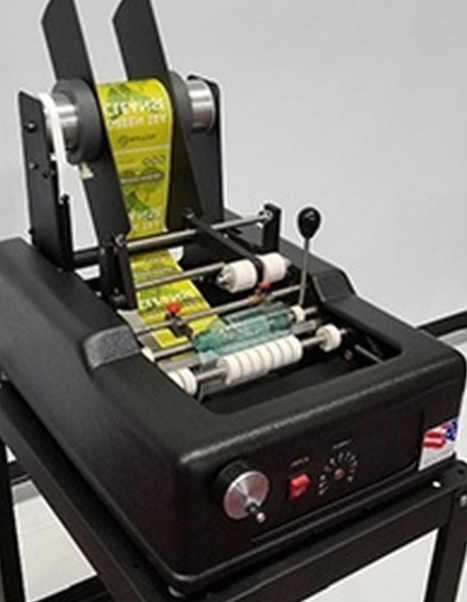 Advent Model Labeling Machine